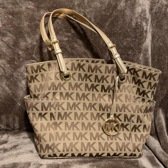 Michael Kors purse - Picture 1 of 4